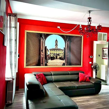 Dolce Eporedia Intero Alloggio Nel Centro Storico Ivrea Eksteriør bilde